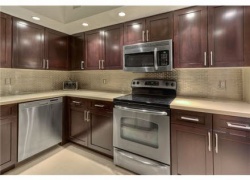 5600 Collins Av Unit: 4-d